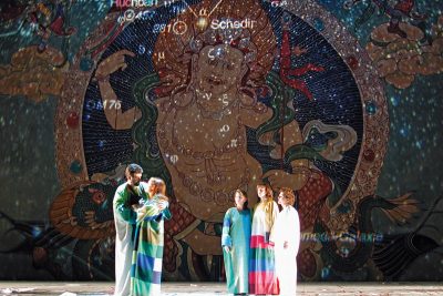 Szenenbilder "Satyagraha" Festspielhaus St. Pölten, 2001, Fotos: Heinz Cibulka